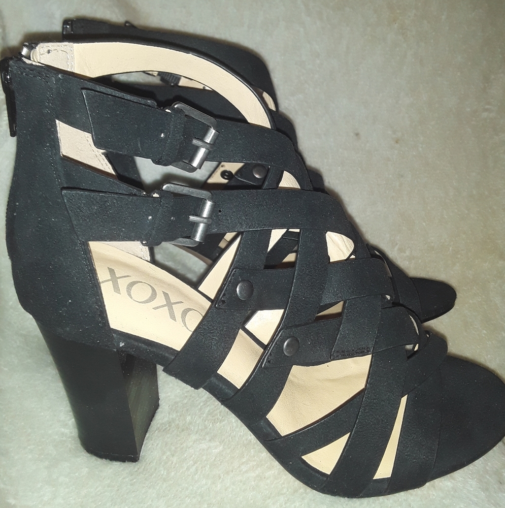 XOXO Brianna Black Sandals Size 6